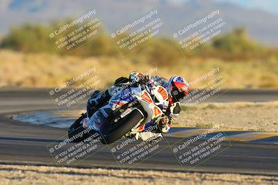 media/Nov-17-2024-CVMA (Sun) [[1fec520723]]/Race 18-Supersport Middleweight/